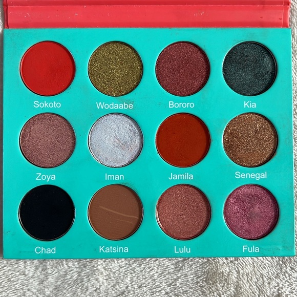 The Saharan makeup eyeshadow palette by Juvia’s - Picture 2 of 4